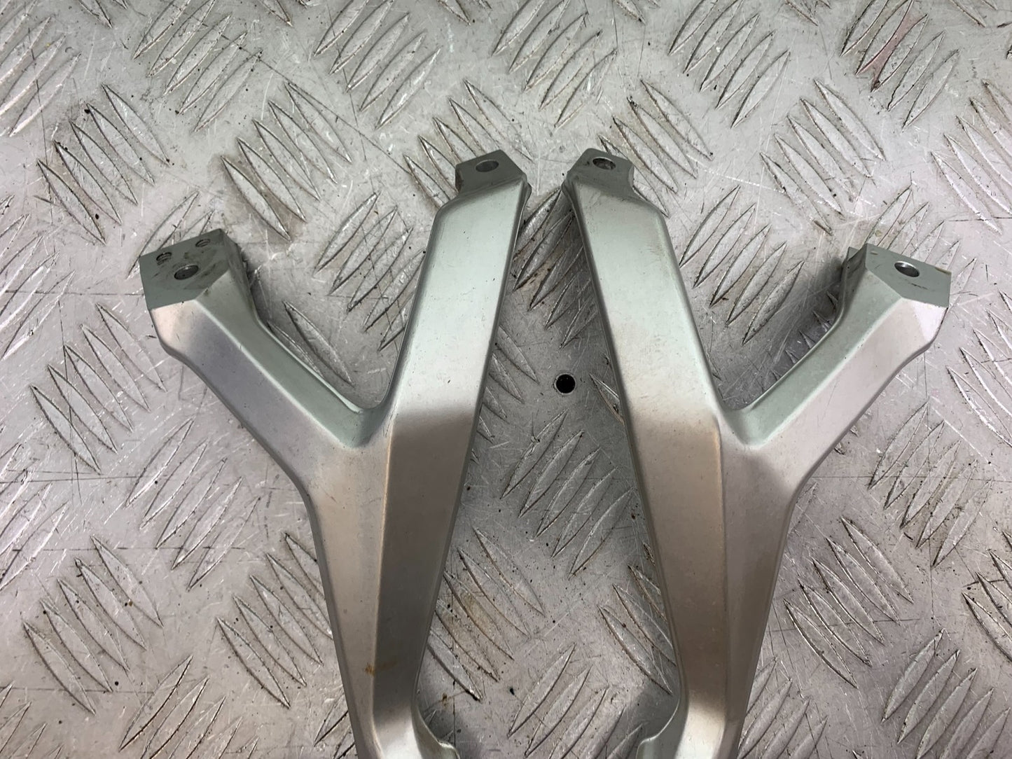 DUCATI 1299 PANIGALE REAR HANGERS AND PEGS   YEAR 2016 (CMB 1187)