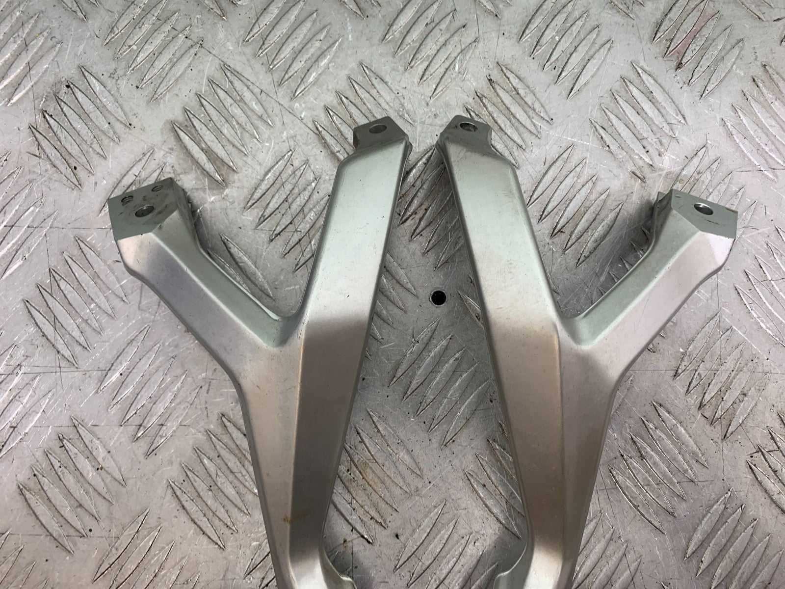 DUCATI 1299 PANIGALE REAR HANGERS AND PEGS   YEAR 2016 (CMB 1187)