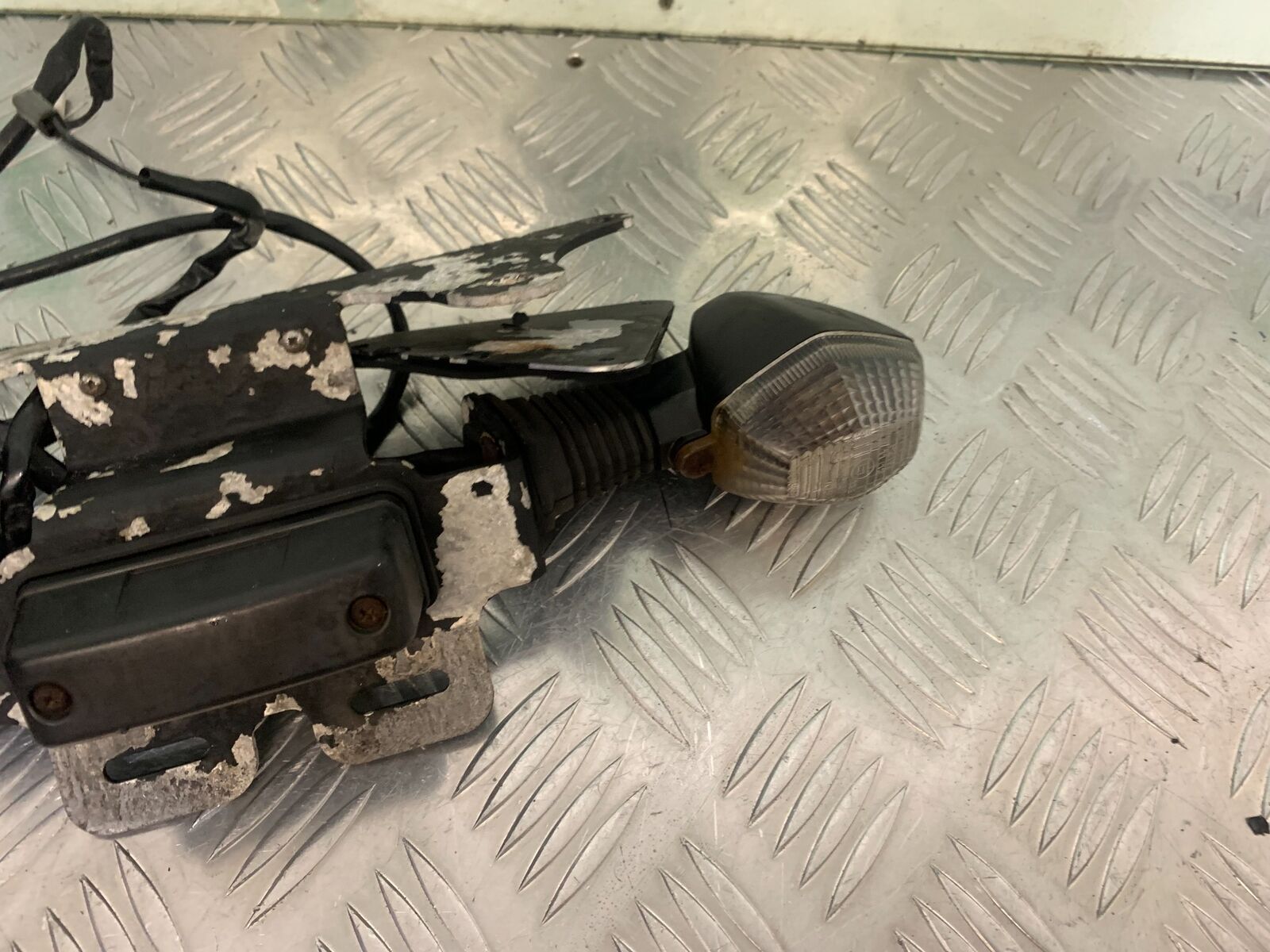 SUZUKI SV1000 SV 1000 K4 TAIL TIDY  YEAR 2004 (STOCK 990)