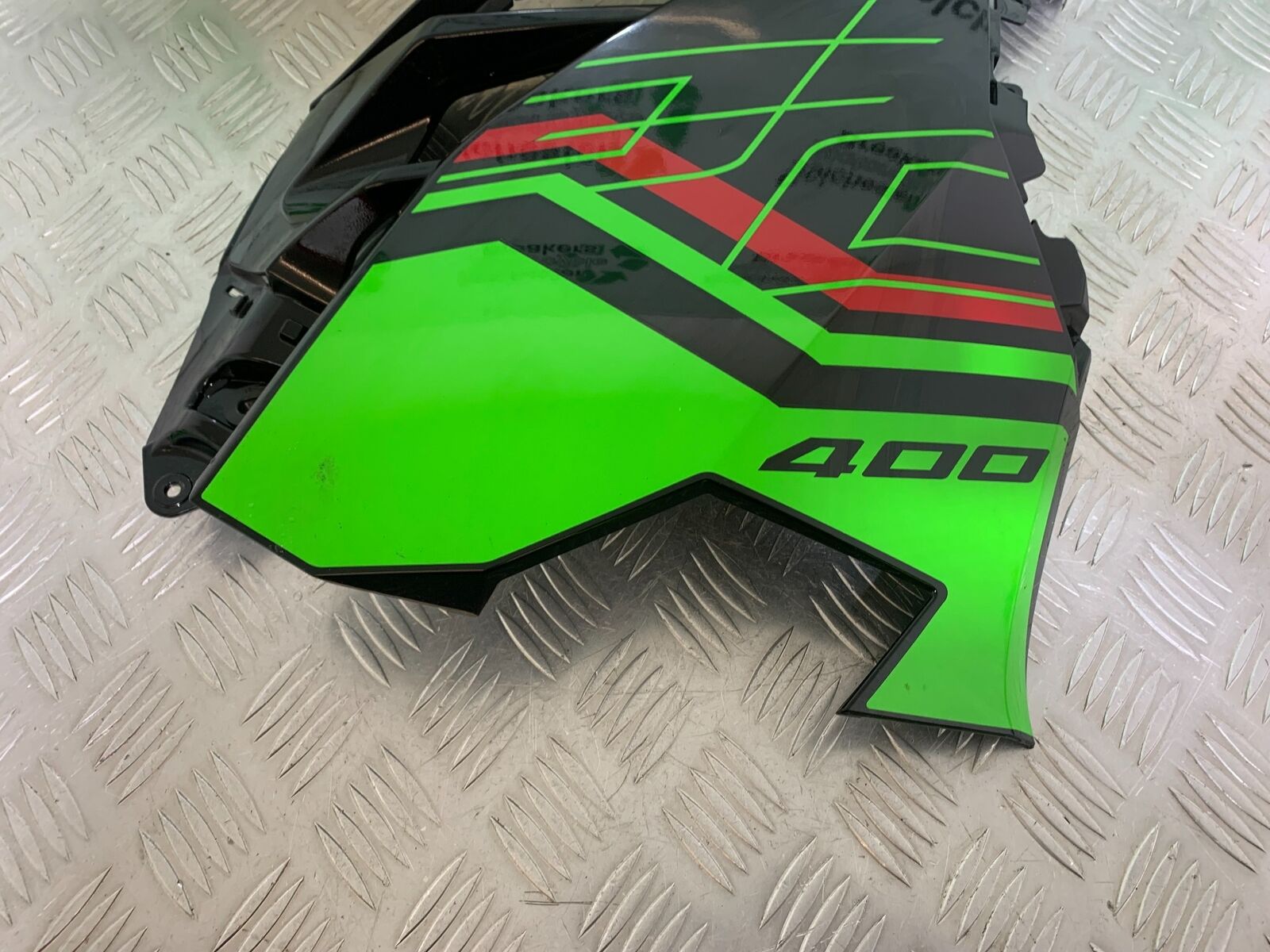 KAWASAKI NINJA 400 EX 400 RIGHT FAIRING PANEL  YEAR 2024 (CMB1075)