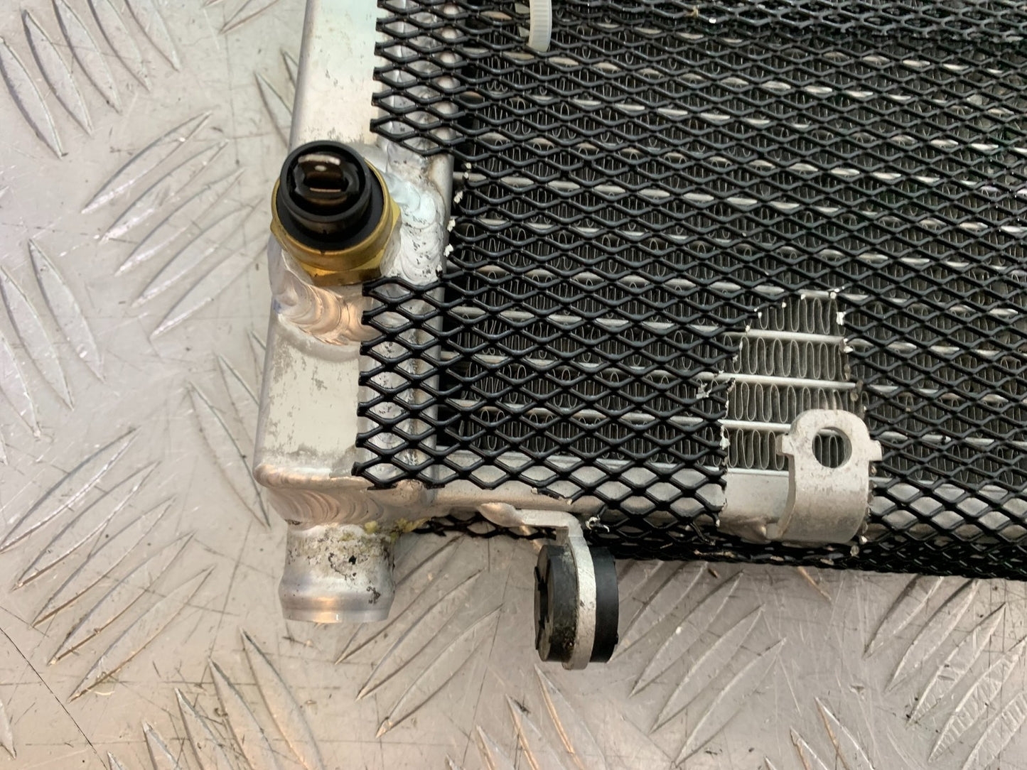 HONDA CBF500 CBF 500 RADIATOR   YEAR 2004-2008  (CMB1294)