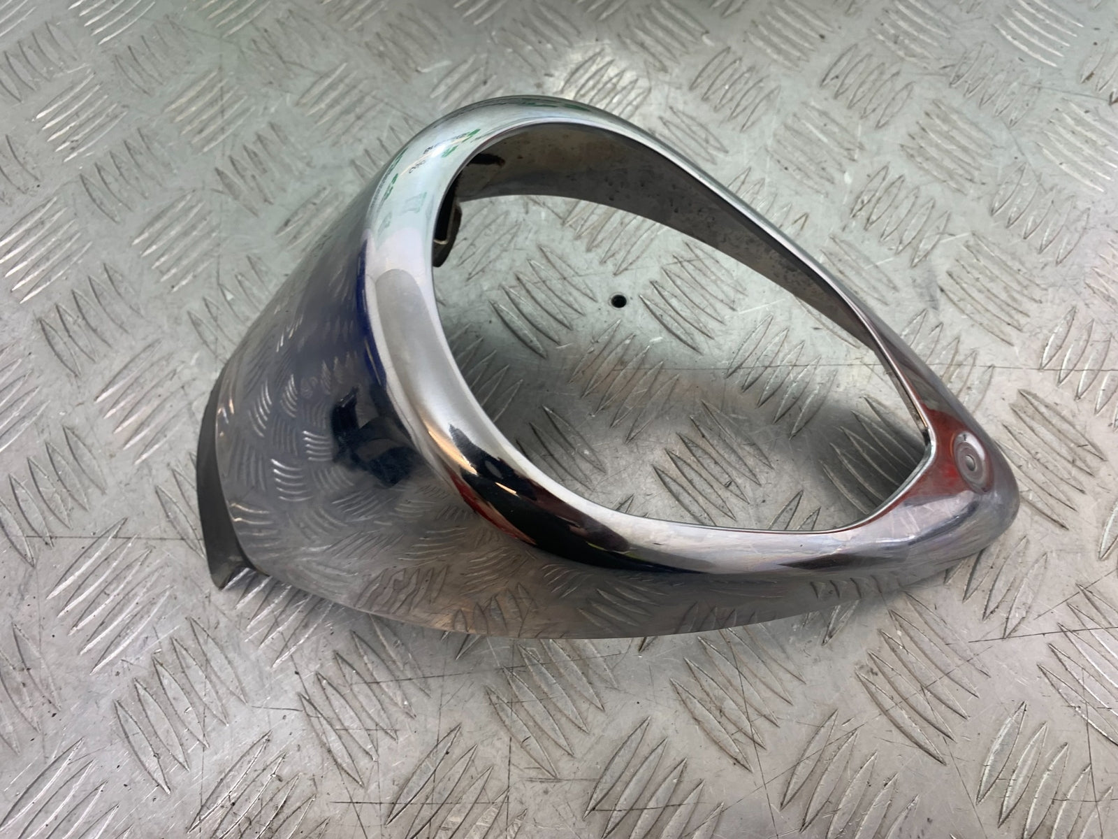 KAWASAKI VN1500 CLASSIC CLOCK SURROUND  YEAR 1999 -2006 (CMB1166)