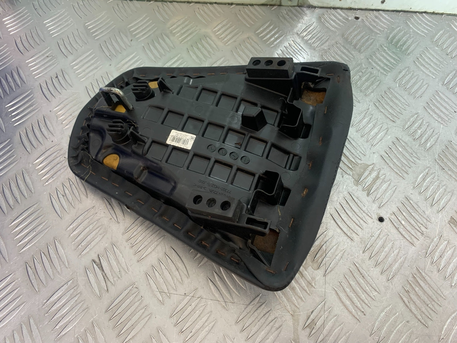 HONDA CBR500R CBR 500 R REAR SEAT  YEAR 2012-16 (CMB1151)