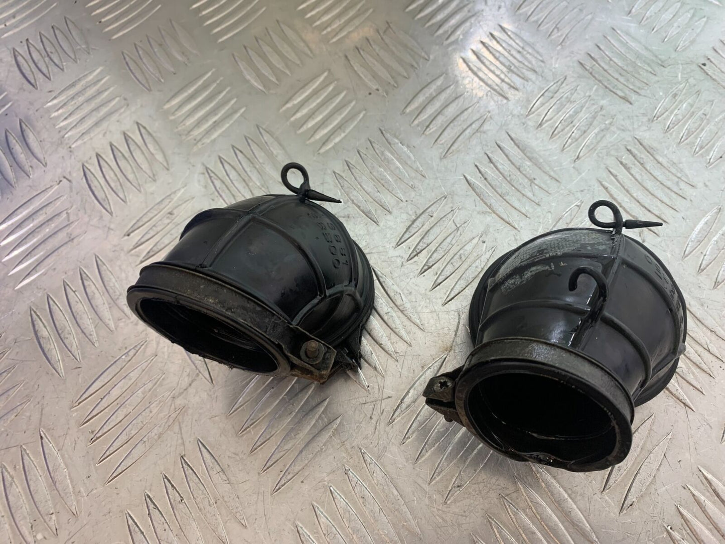 SUZUKI VS1400 VS 1400 INTRUDER CARB RUBBERS YEAR 1988 (CMB1077)