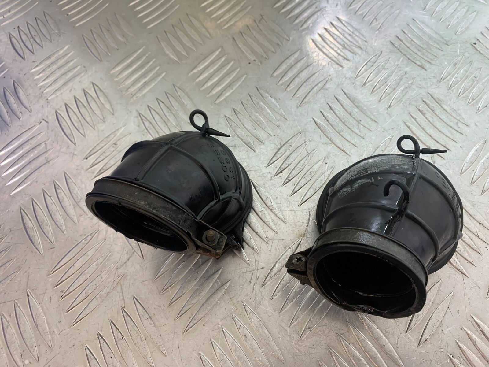 SUZUKI VS1400 VS 1400 INTRUDER CARB RUBBERS YEAR 1988 (CMB1077)