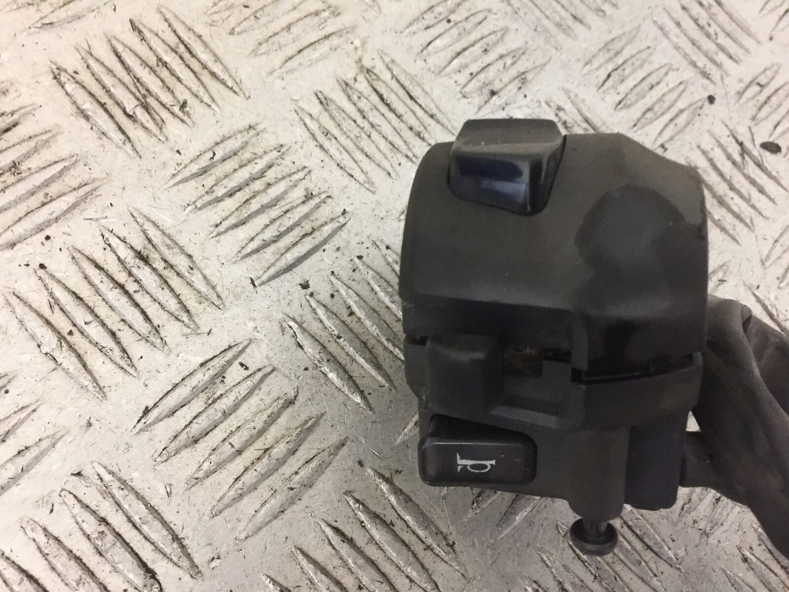 YAMAHA XMAX 125 XMAX-125 LEFT SWITCH GEAR  YEAR 2012 (STOCK 689)