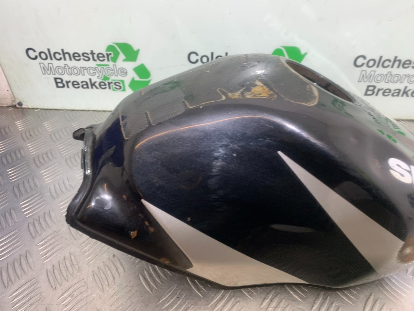 SUZUKI GS500 GS 500 PETROL TANK  YEAR 2001-2008 (CMB1254)