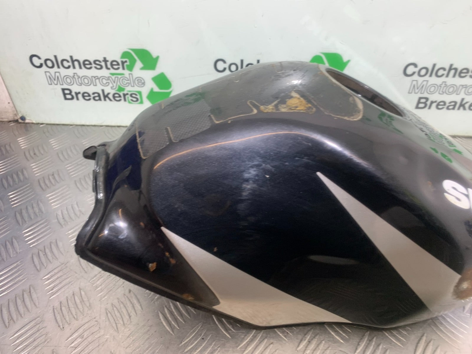 SUZUKI GS500 GS 500 PETROL TANK  YEAR 2001-2008 (CMB1254)