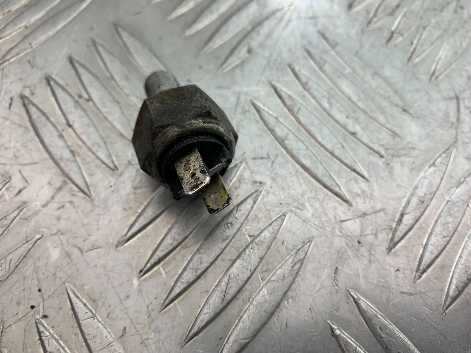 TRIUMPH THUNDERBIRD 1600 REAR BRAKE LIGHT SWITCH   YEAR 2011 (CMB1107)