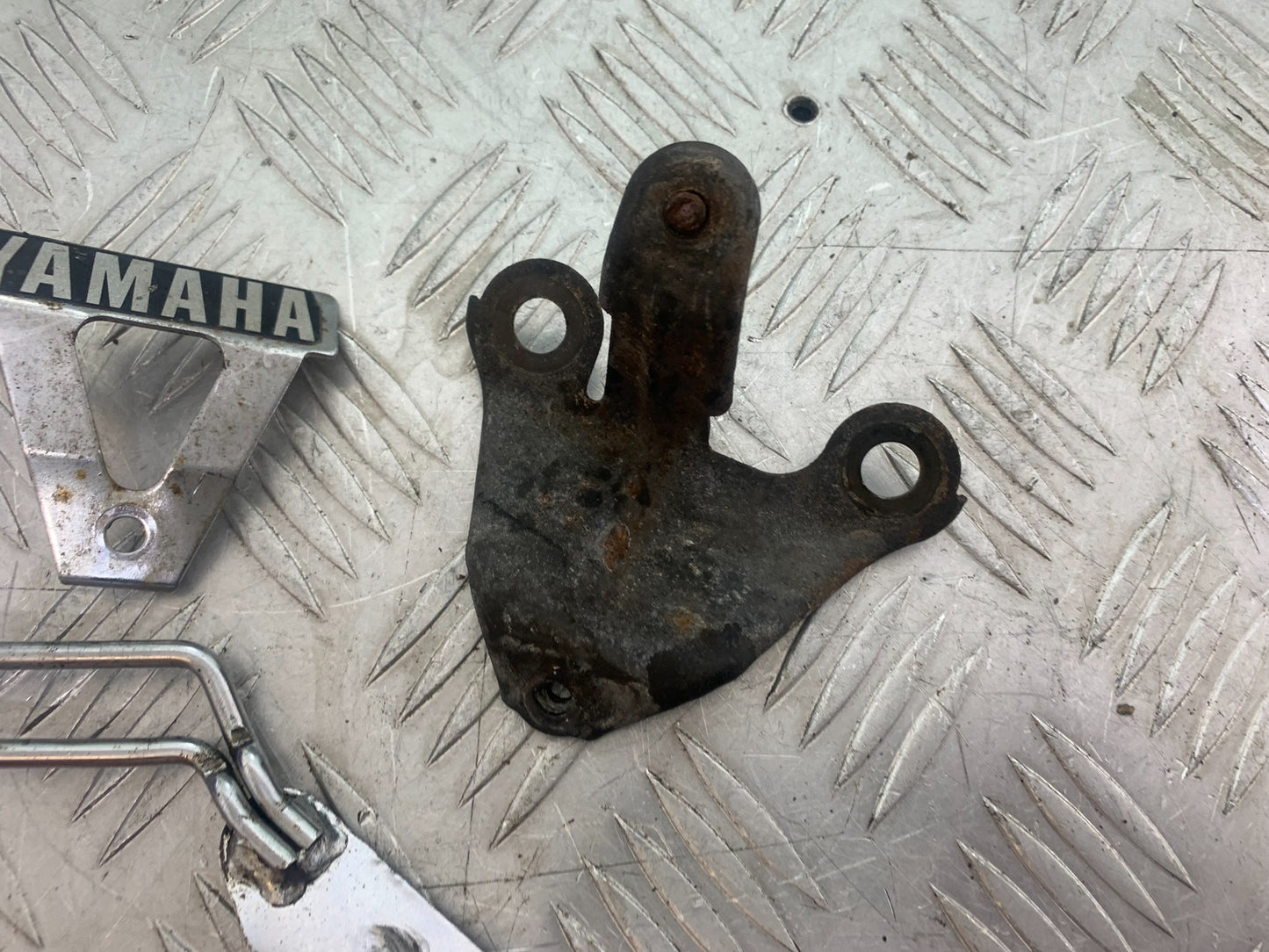 YAMAHA XV535 XV 535 VIRAGO  BRACKETS   YEAR 1994-02 (CMB1162)