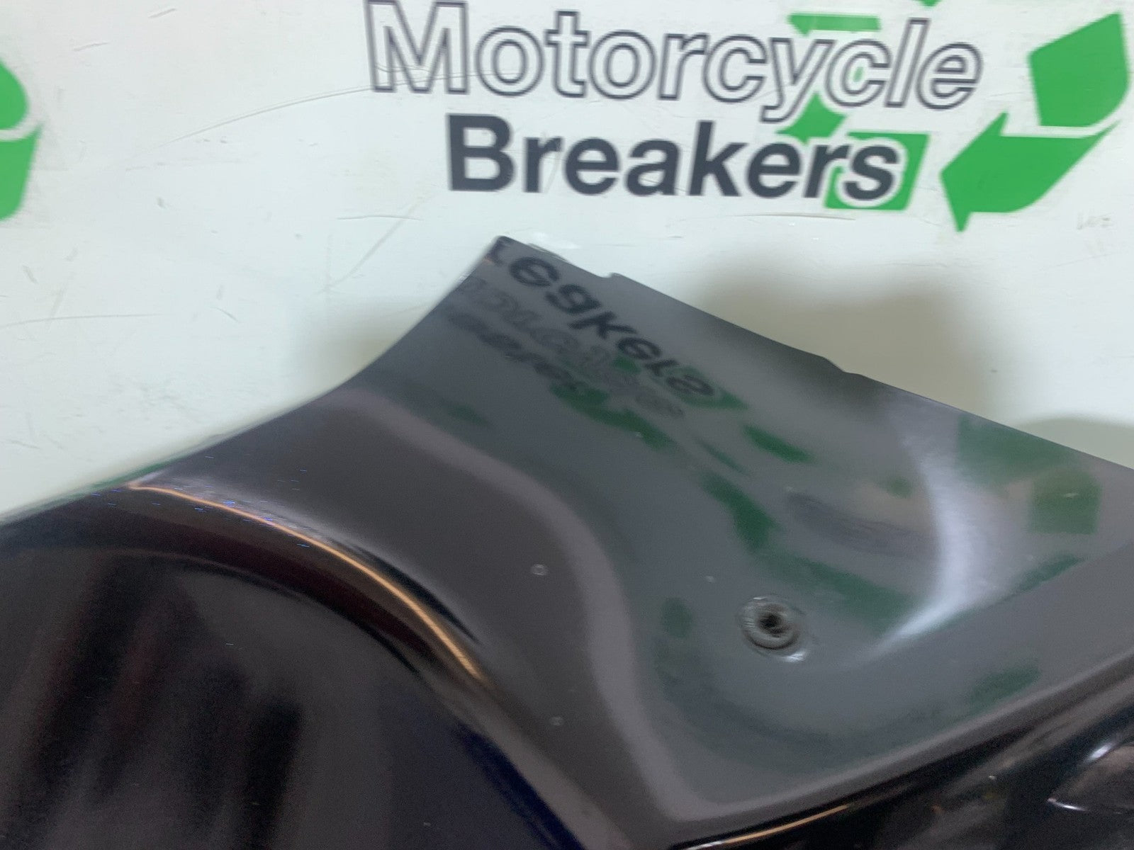 KAWASAKI GTR1400 GTR 1400 RIGHT MIDDLE FAIRING PANEL  YEAR 2007-2009 (CMB1174)