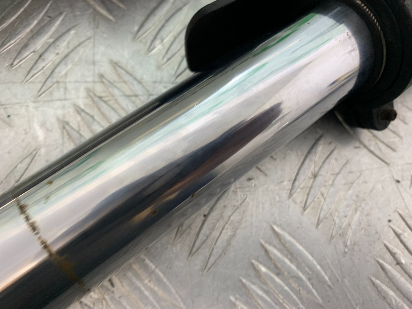 TRIUMPH 955i SPRINT ST FORKS  YEAR 1999-04 (CMB1230)