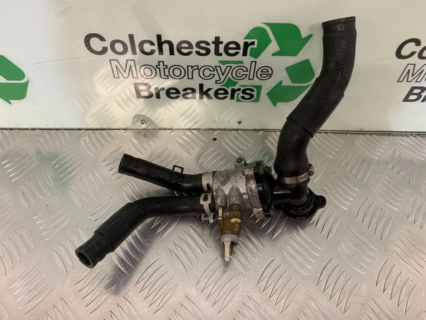 YAMAHA FZS600 FAZER 600 THERMOSTAT  YEAR 1998-2001 (STOCK 958)