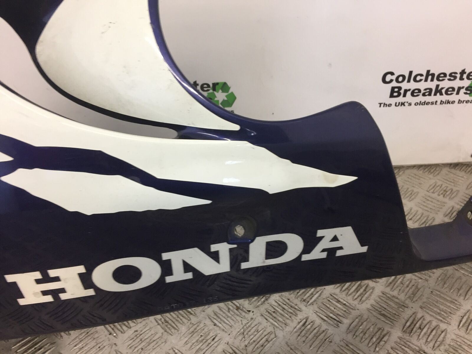 HONDA CBR 900 CBR900 FIREBLADE LEFT BELLYPAN  YEAR 1998 1999