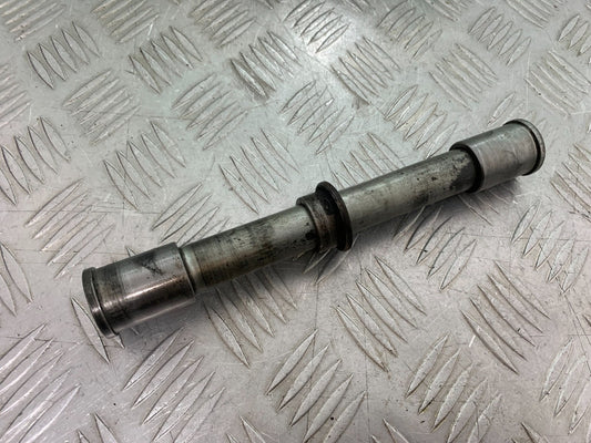 KAWASAKI ZZR1100 D FRONT WHEEL SPINDLE  YEAR 1993-2001 (CMB1189)