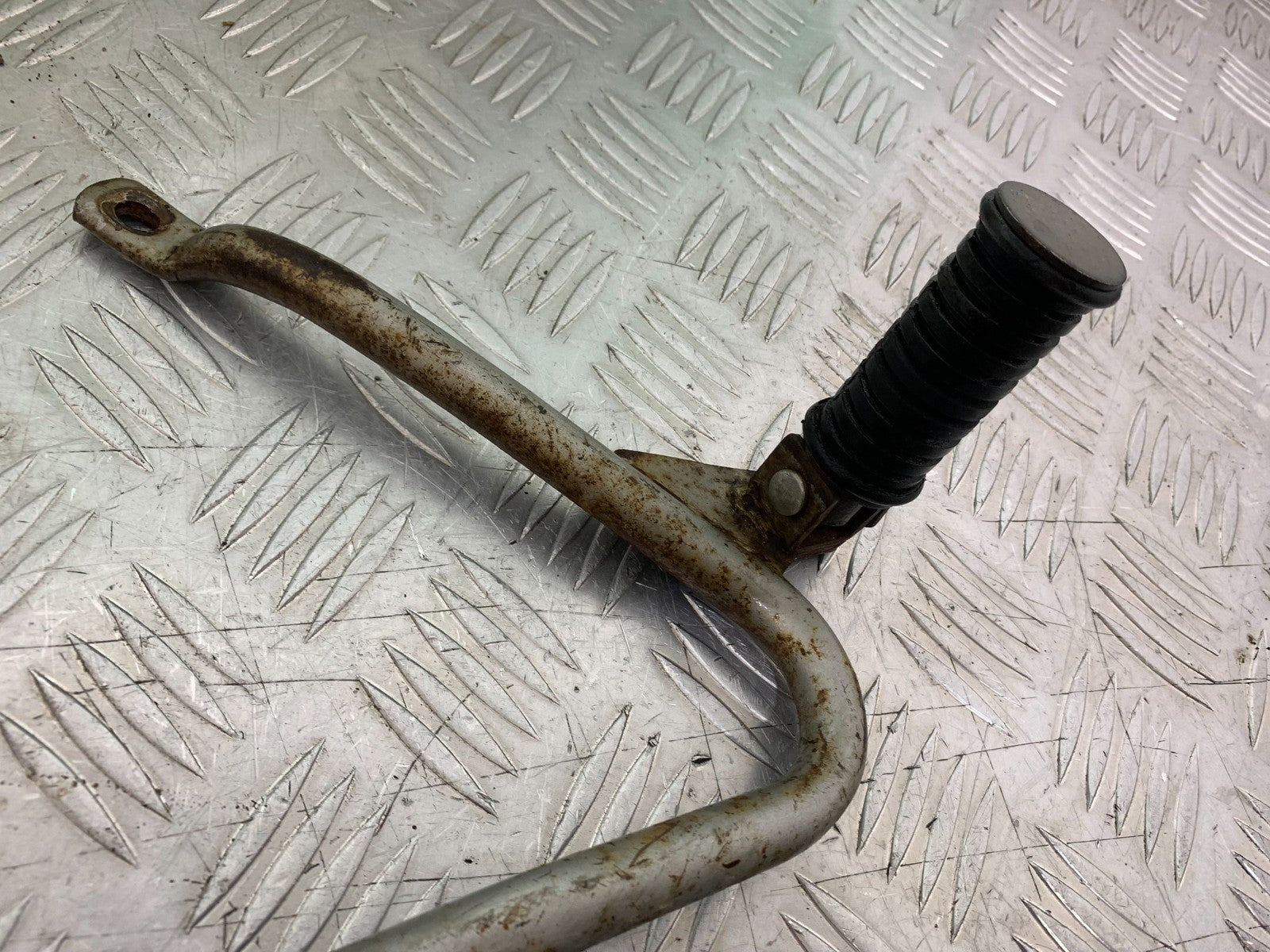 KAWASAKI KLR250 KLR 250 REAR HANGERS AND PEGS YEAR 1984-2001 (CMB1225)