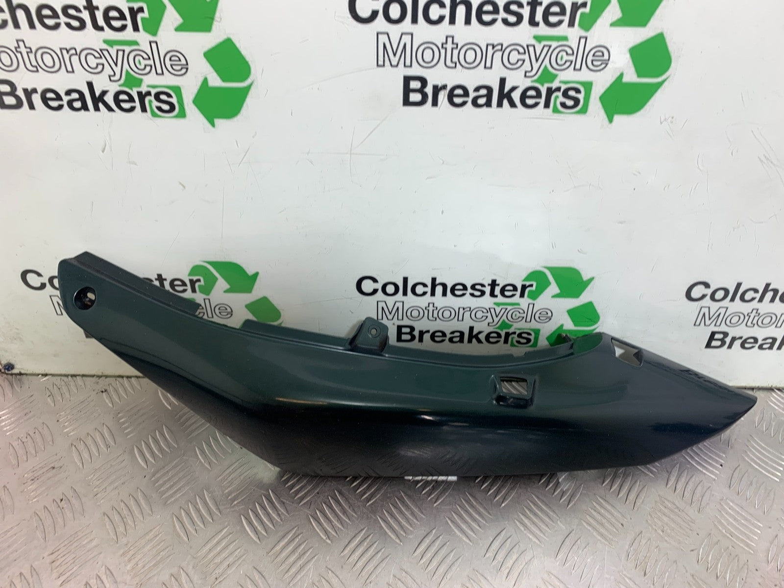 YAMAHA XJ600 XJ 600 DIVERSION LEFT SEAT PANEL  1998-2000 (CMB1191)