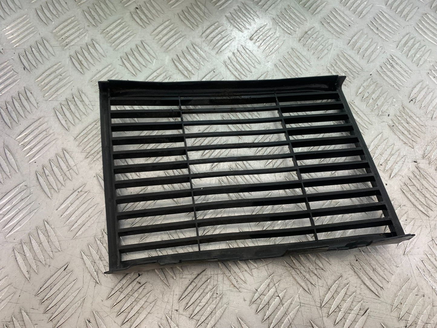 HONDA NTV 600 REVERE RADIATOR GRILL  YEAR 1988-1996  (CMB1281)