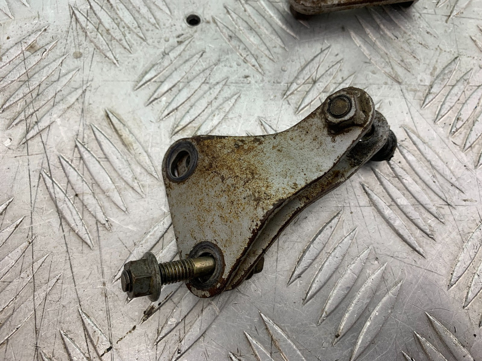 KAWASAKI KLR250 KLR 250 ENGINE MOUNTS   YEAR 1984-2001 (CMB1225)