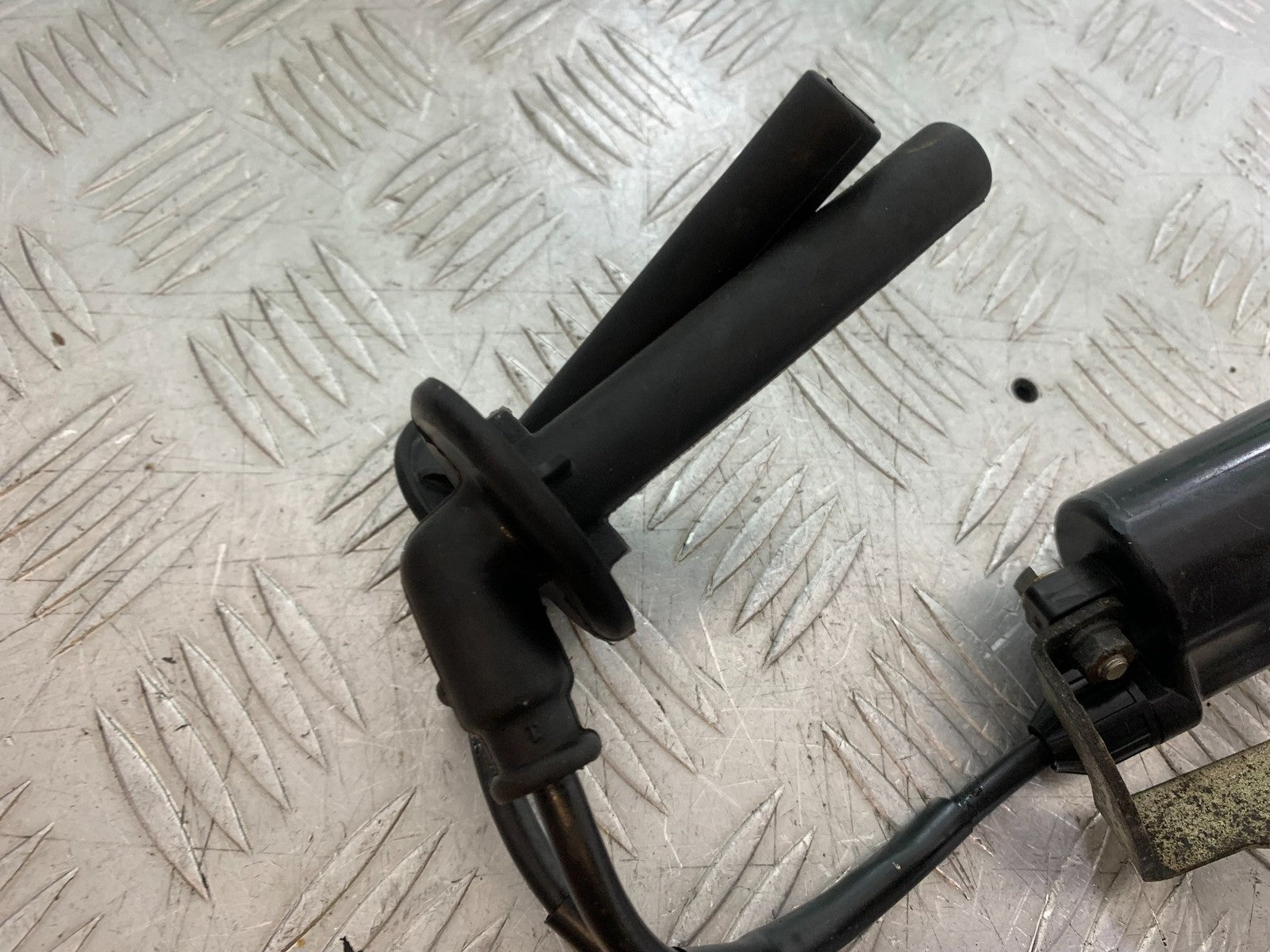 HONDA CBF500 CBF 500 COILS AND CAPS   YEAR 2004-2008  (CMB1294)