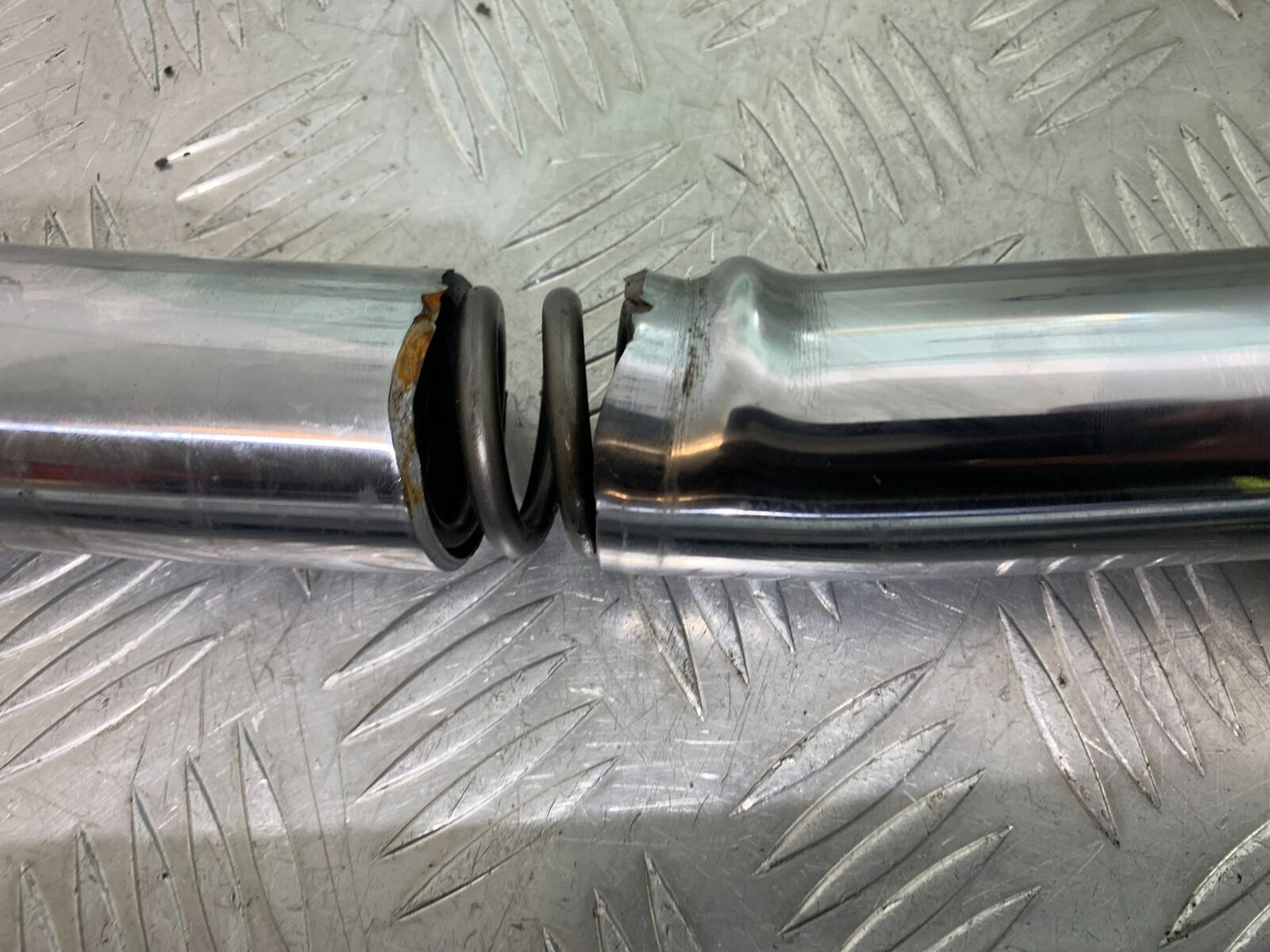 TRIUMPH THUNDERBIRD 1600 FORKS (DAMAGED)  YEAR 2011 (CMB1107)
