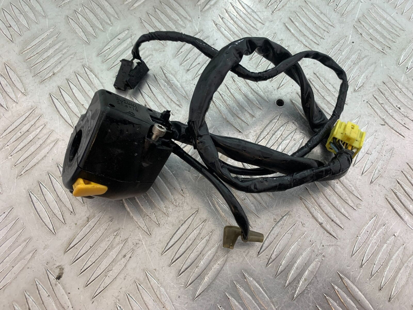 SUZUKI SV1000 SV 1000 K4 LEFT SWITCH GEAR  YEAR 2003-2007 (CMB1042)