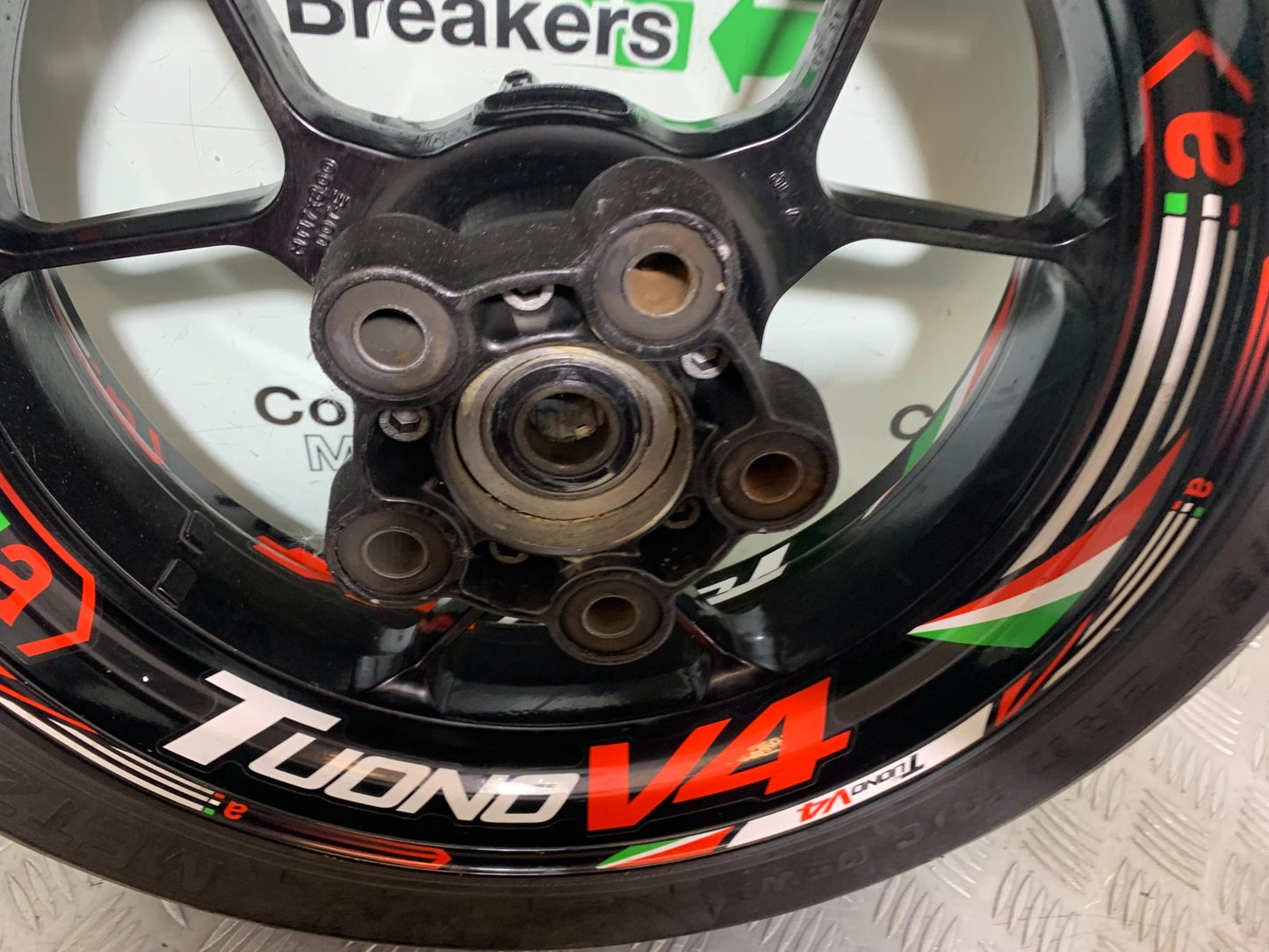 APRILIA TUONO 1000 V4R REAR WHEEL YEAR 2011-13  (CMB1316)