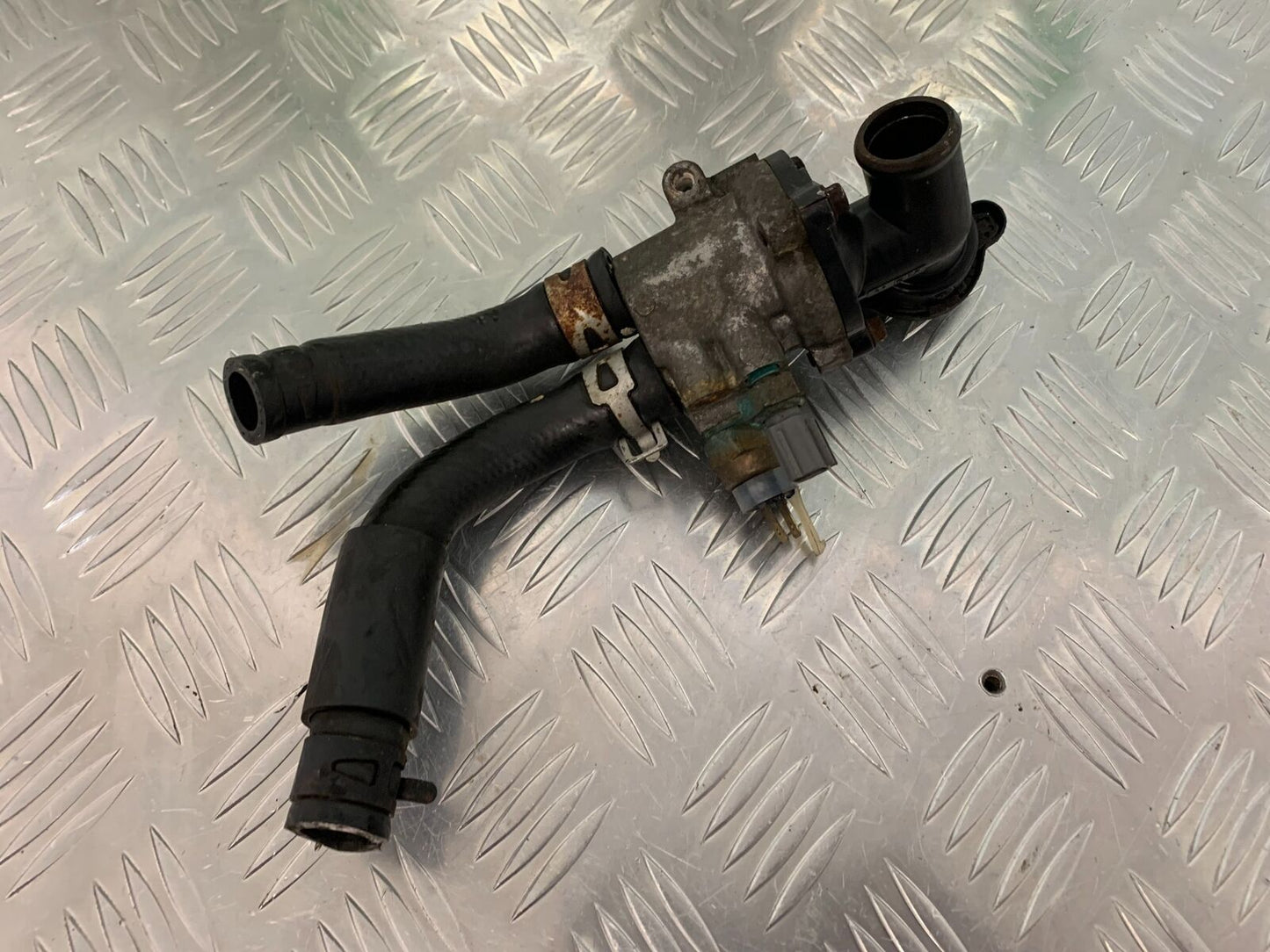 YAMAHA FZS600 FAZER 600 THERMOSTAT  YEAR 2002-03  (STOCK 950)