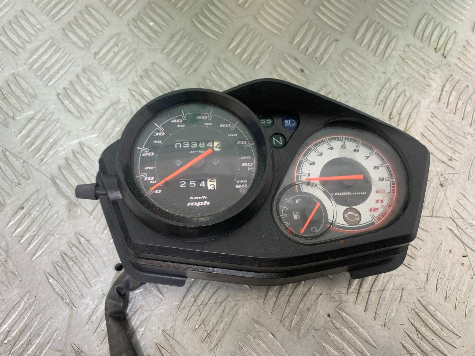 HONDA CBF125 CBF 125 CLOCKS SPEEDO DASH (3384 MILES)  YEAR 2009-14  (CMB1172)