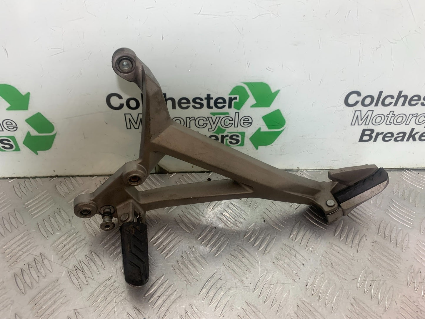 APRILIA SL750 SL 750 SHIVER LEFT HANGER  YEAR 2008-2016 (CMB1242)