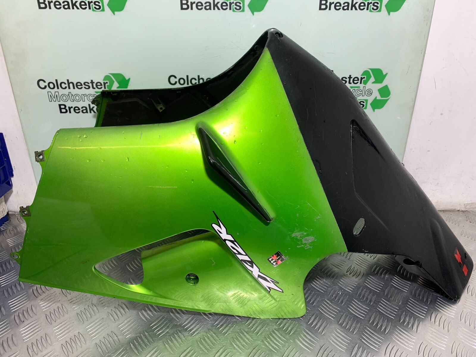 KAWASAKI ZX12R ZX12 R LEFT AND RIGHT FAIRING PANELS    YEAR 2000-01 (CMB1038)