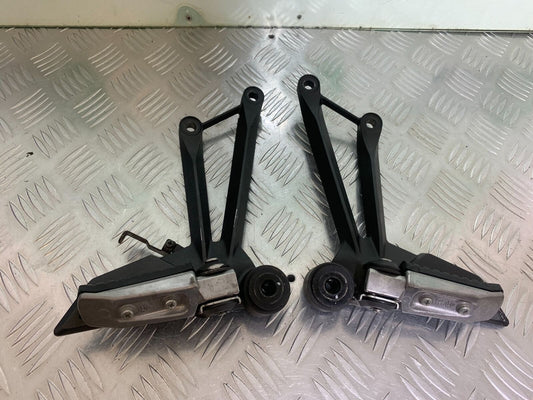 KAWASAKI Z1000 Z 1000 SX REAR HANGERS AND PEGS  YEAR 2011-13 (CMB1000)