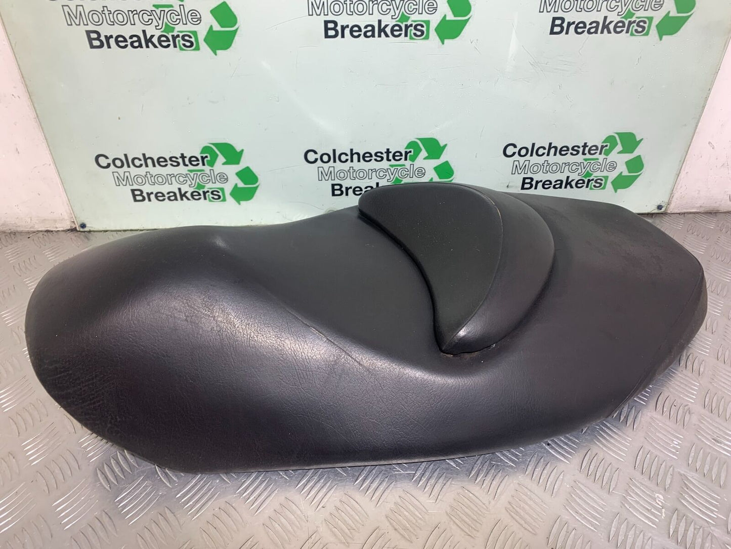 SUZUKI AN 200 UN 200 BURGMAN SEAT YEAR 2007-09 (CMB1128)