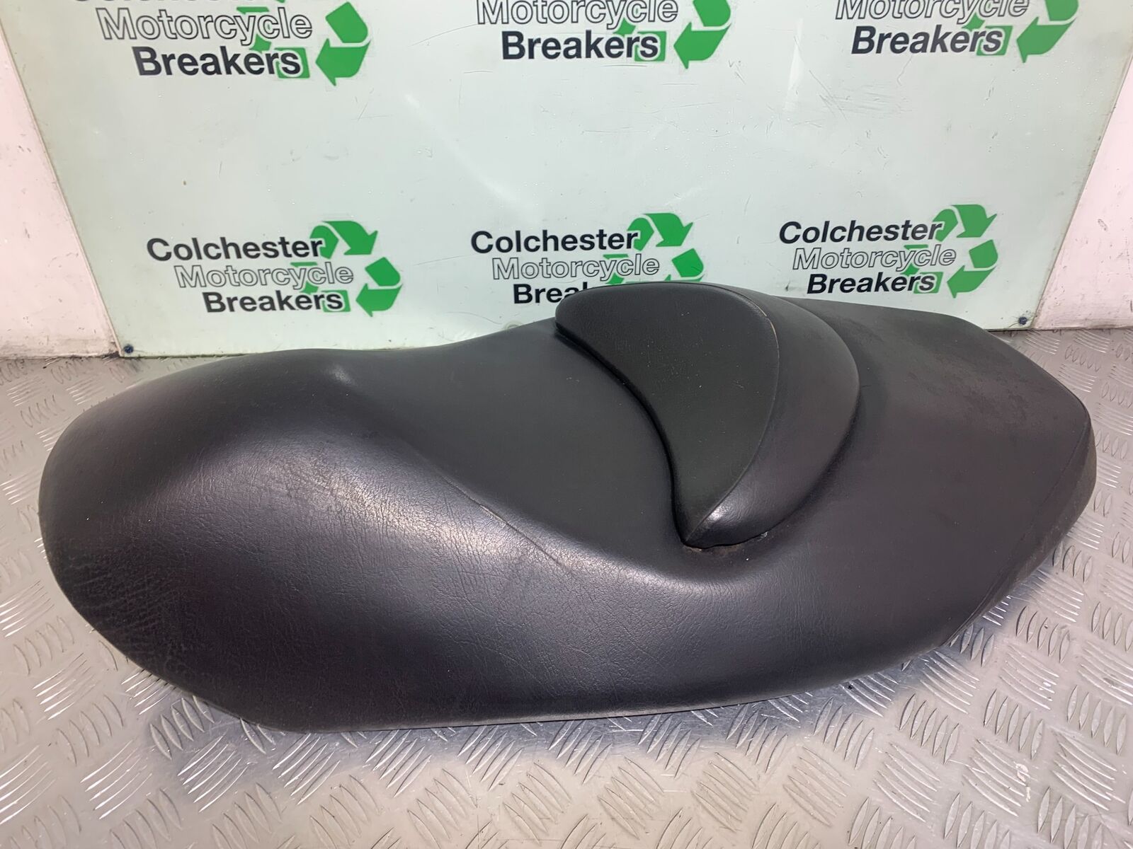 SUZUKI AN 200 UN 200 BURGMAN SEAT YEAR 2007-09 (CMB1128)