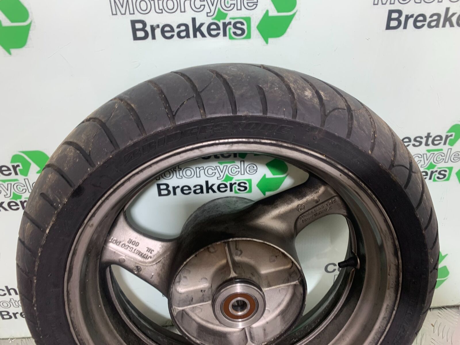 HONDA CBR1100 BLACKBIRD REAR WHEEL  YEAR 1999-2005  (CMB1103)