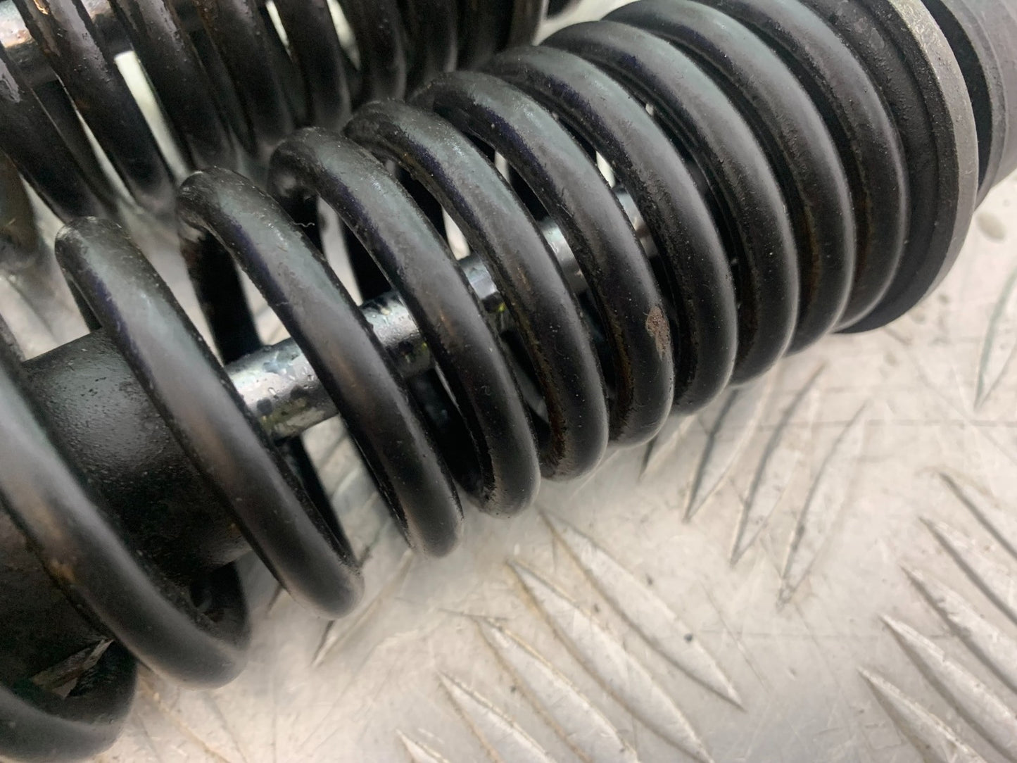 PIAGGIO VESPA GTS 125 REAR SHOCKS  YEAR 2009-2014  (CMB1261)