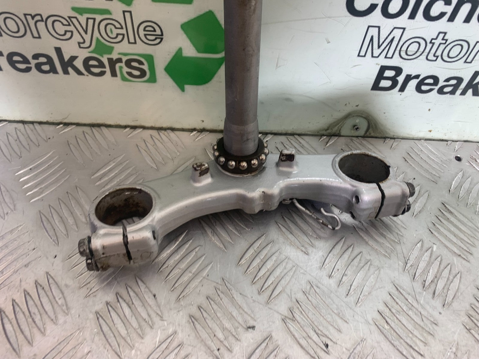 SUZUKI GSX750 INAZUMA BOTTOM YOKE   YEAR 1998-2003 (CMB1308)