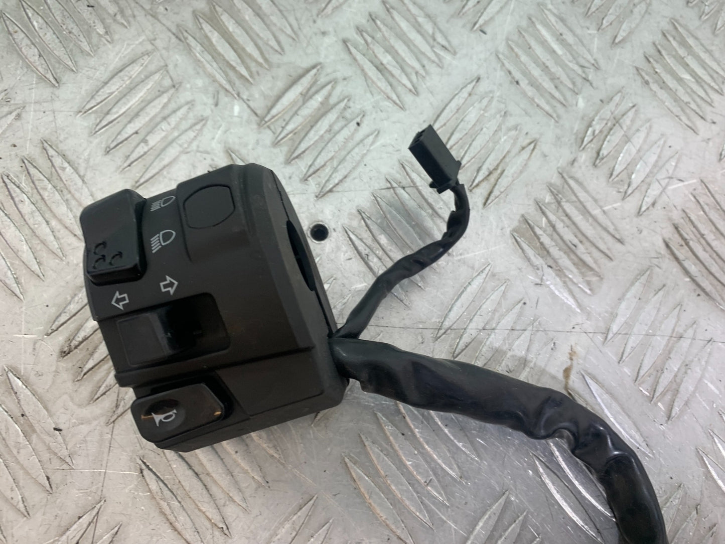 KAWASAKI Z125 Z 125 LEFT SWITCH GEAR  YEAR  2018-2023 (CMB1167)