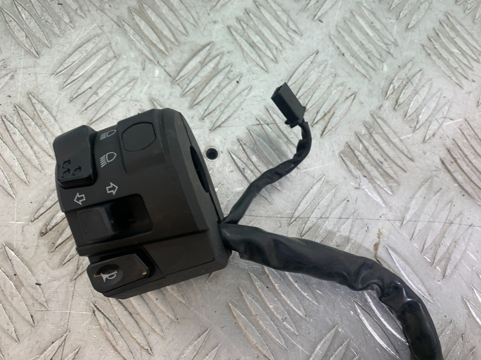 KAWASAKI Z125 Z 125 LEFT SWITCH GEAR  YEAR  2018-2023 (CMB1167)