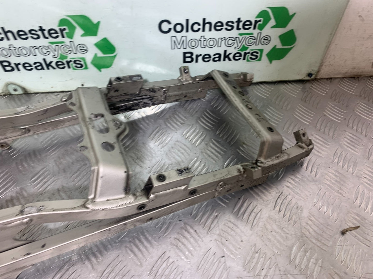 KAWASAKI ZX9R ZX9 E1 REAR SUBFRAME   YEAR 2000-01 (CMB1171)