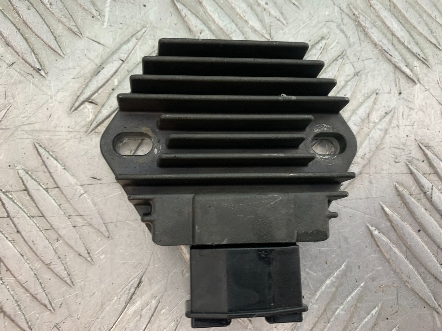 HONDA XL125 VARADERO REGULATOR   YEAR 2001-2006  (CMB1304)