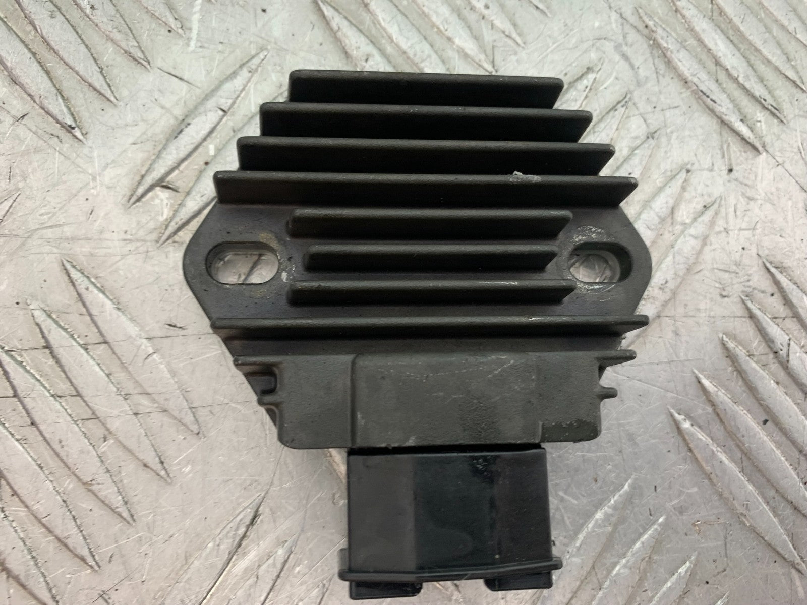 HONDA XL125 VARADERO REGULATOR   YEAR 2001-2006  (CMB1304)