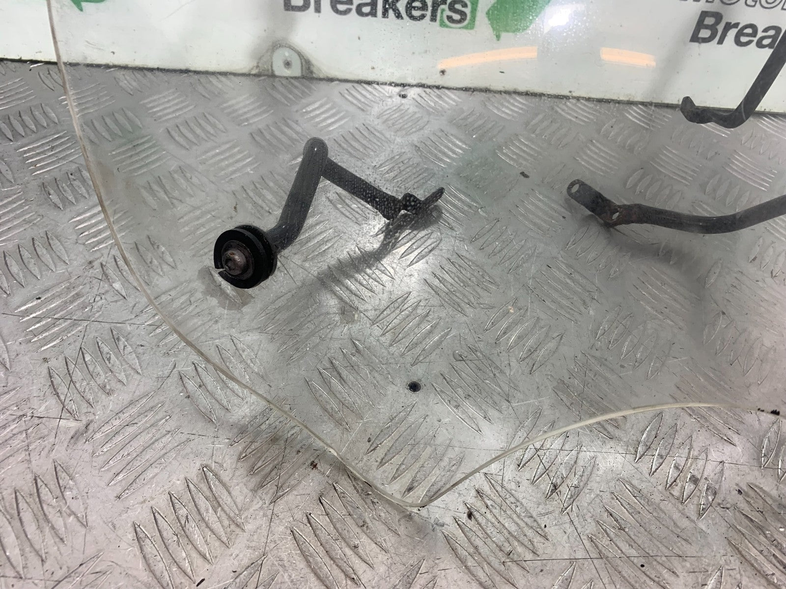 BMW R850 R R850R SCREEN AND BRACKETS   YEAR 1994-2002 (CMB1170)