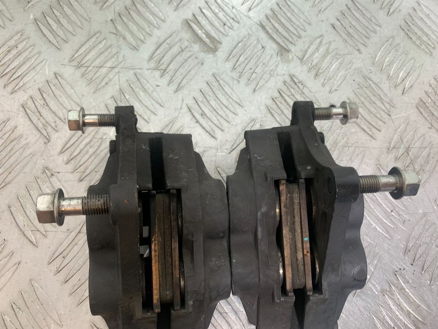 TRIUMPH 955i SPRINT ST FRONT BRAKE CALIPERS  1999-2004 (CMB1176)