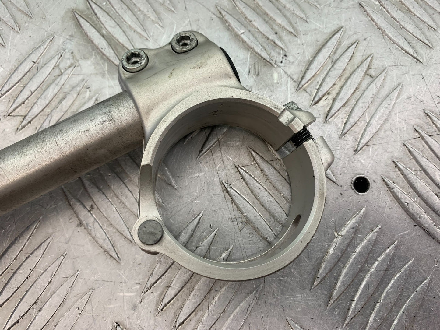 DUCATI 1299 PANIGALE LEFT HANDLEBAR YEAR 2016 (CMB 1187)