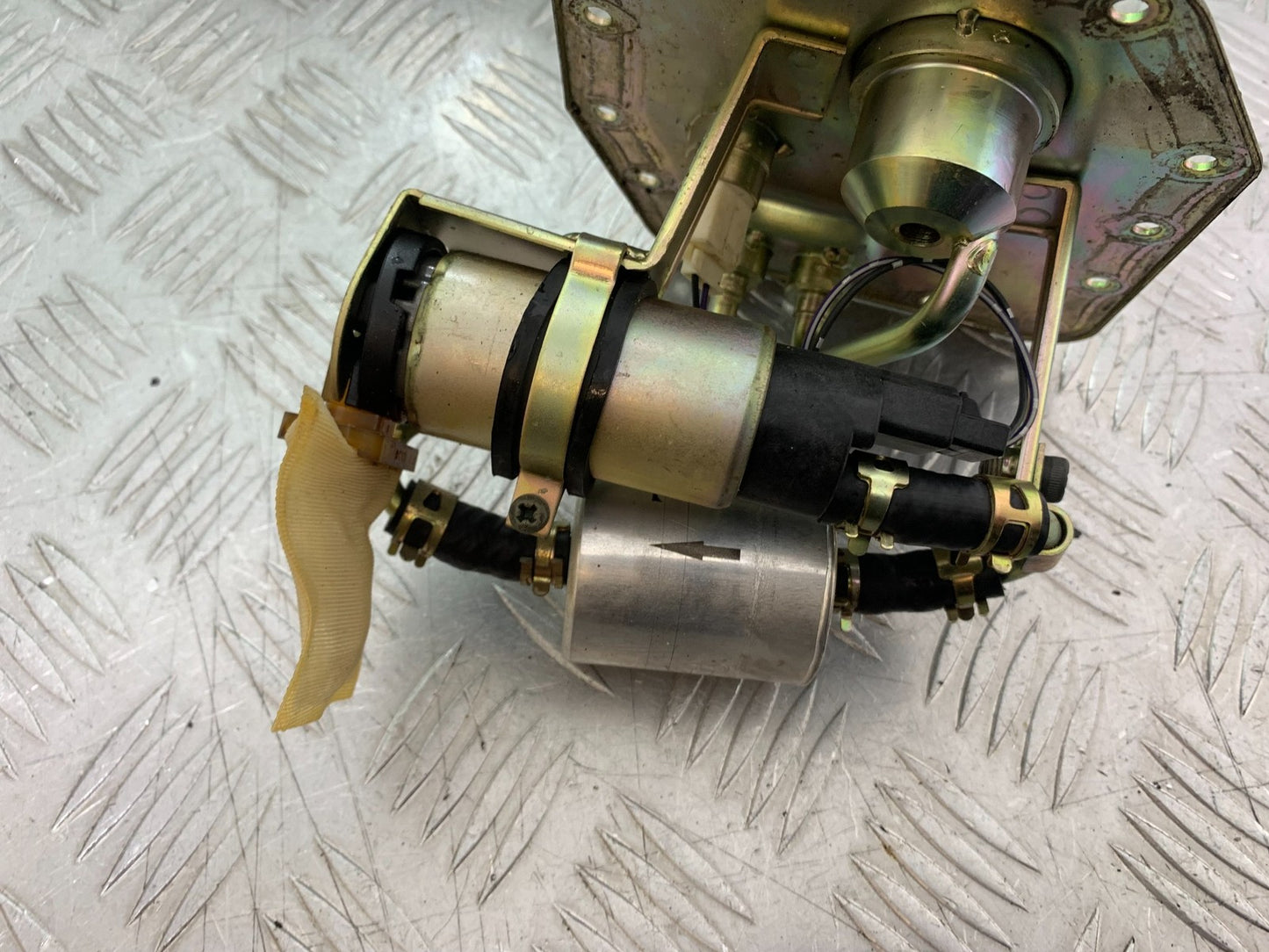TRIUMPH 955i DAYTONA PETROL PUMP  YEAR 2002-2006 (CMB1229)