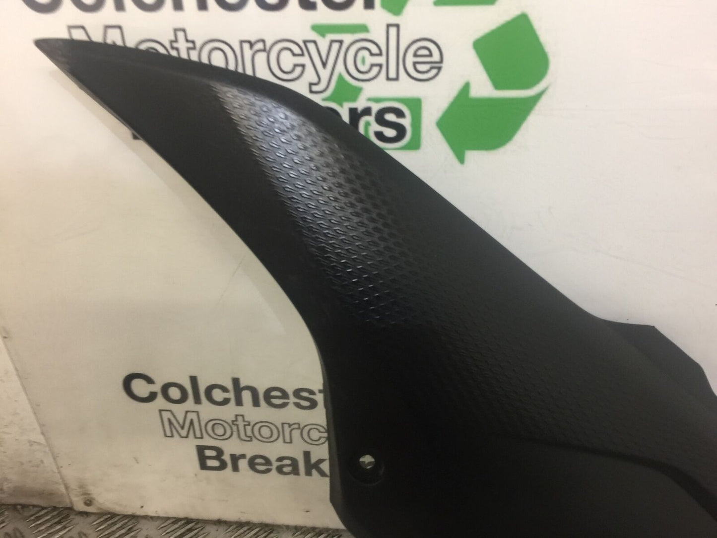 HONDA CBR 500 R  CBR500 R LEFT SIDE INFILL PANEL   YEAR 2014  (STOCK 392)