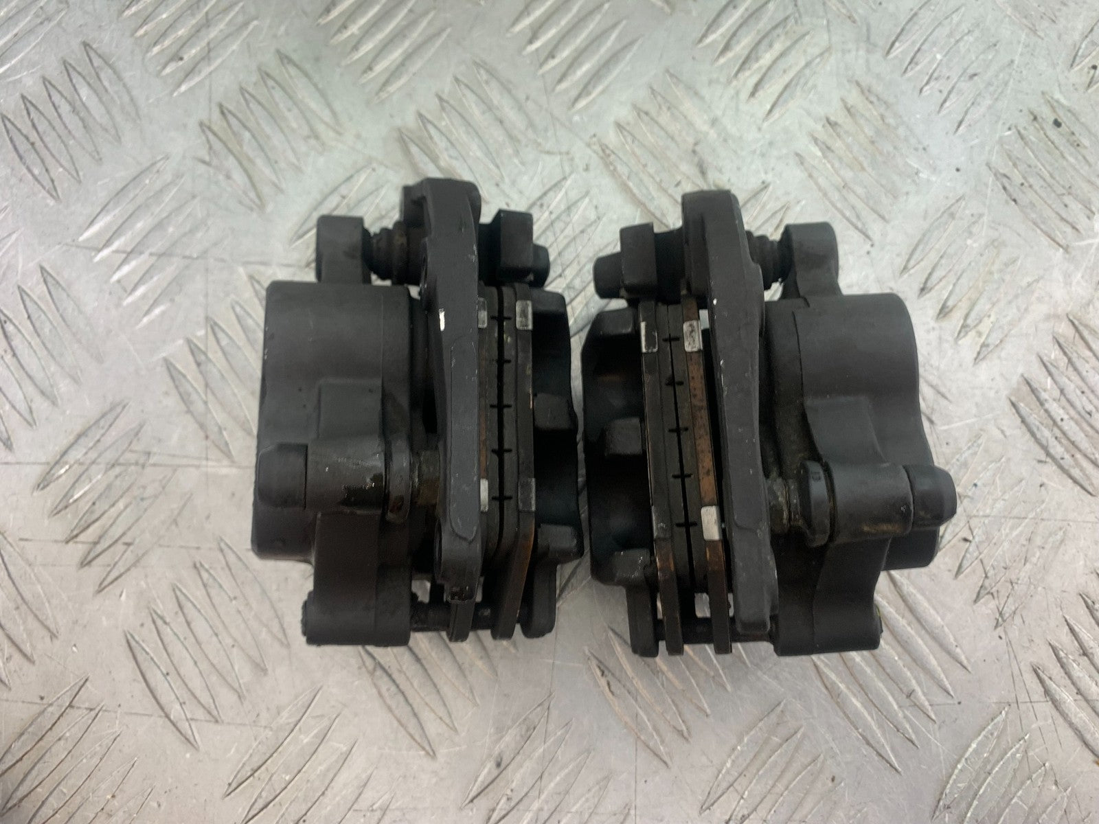TRIUMPH 675 STREET TRIPLE FRONT CALIPERS    2013-2016 (CMB1186)