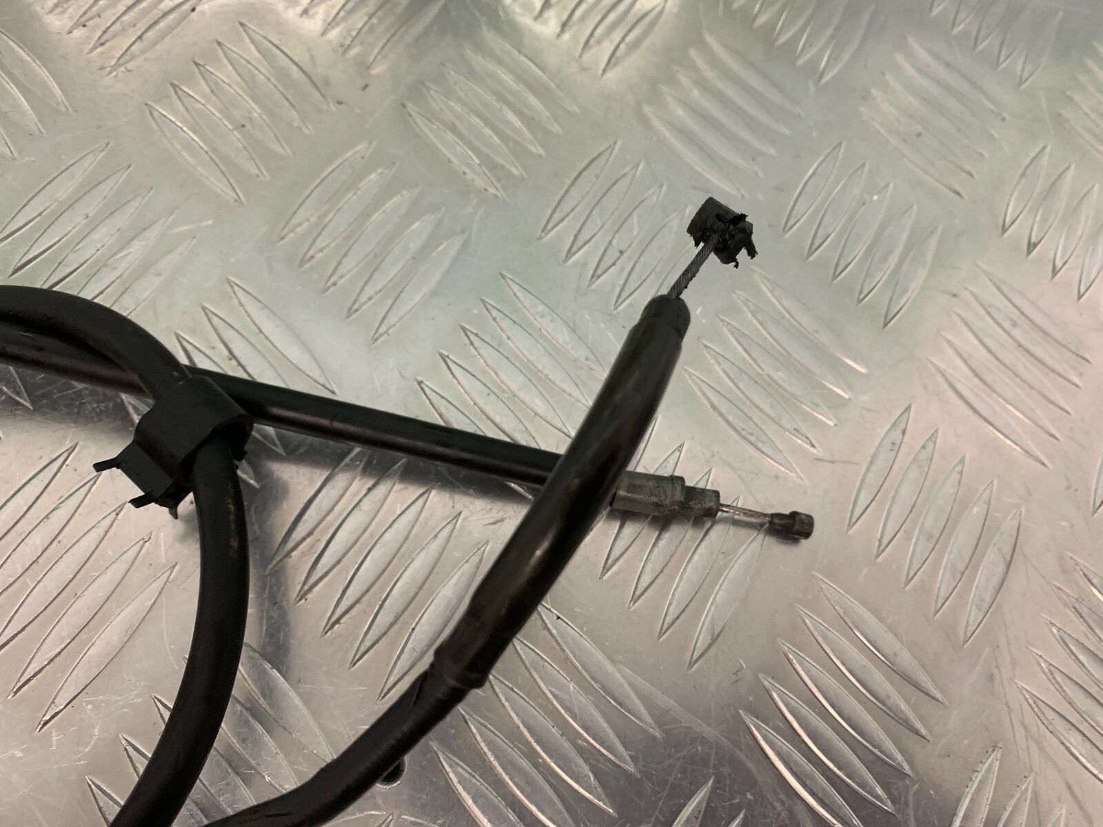 YAMAHA FZS600 FAZER 600 CLUTCH CABLE  YEAR 1998-2001 (STOCK 958)