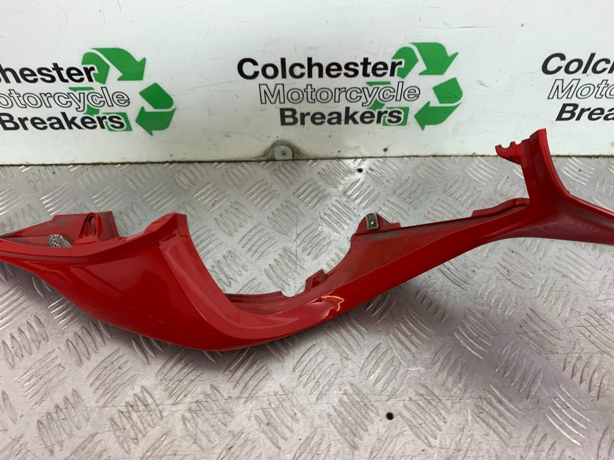 MV AGUSTA 675 F3 RIGHT SEAT PANEL  YEAR 2012-2016 (CMB1302)